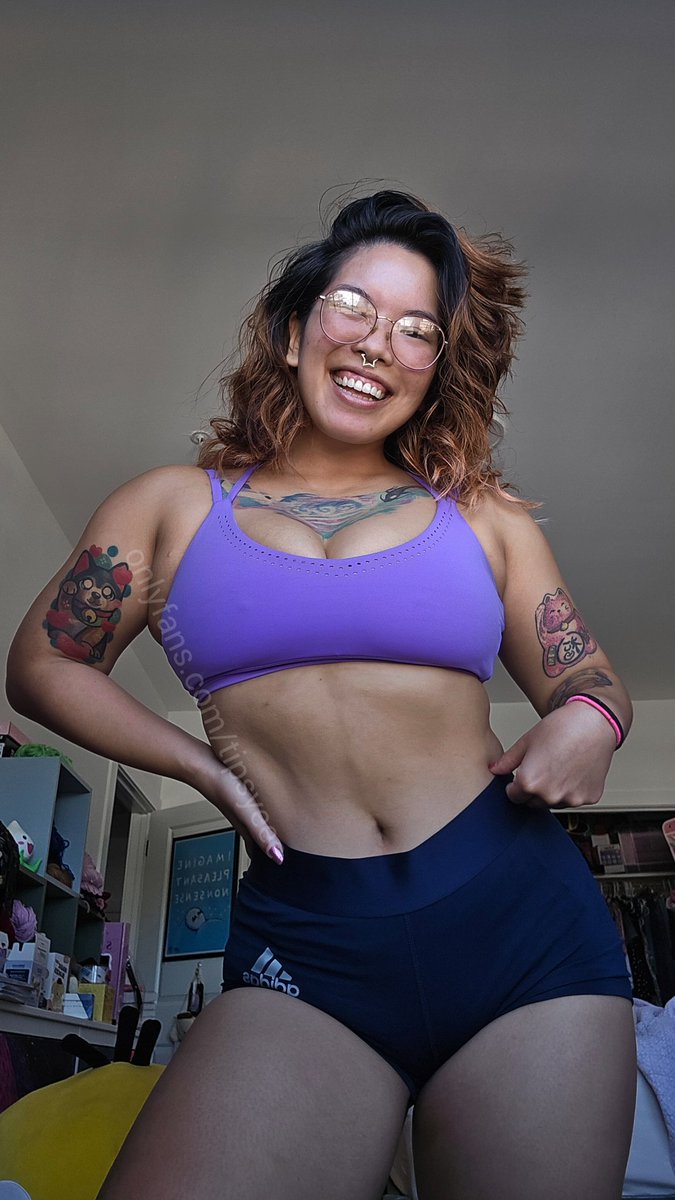 tipsyeee's tweet image. Tattoos and piercings actually make muscles pop more !!