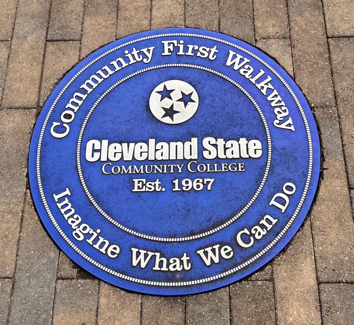 WilliamsJohnEd's tweet photo. Grateful to @RepChuck for visiting @clevelandstate today and sharing his insights on workforce development. Great to join President White and @TCAT_Athens VP Davis in highlighting the impact of our community and technical colleges. @CollegeSystemTN https://t.co/dpcsL2SIrC
