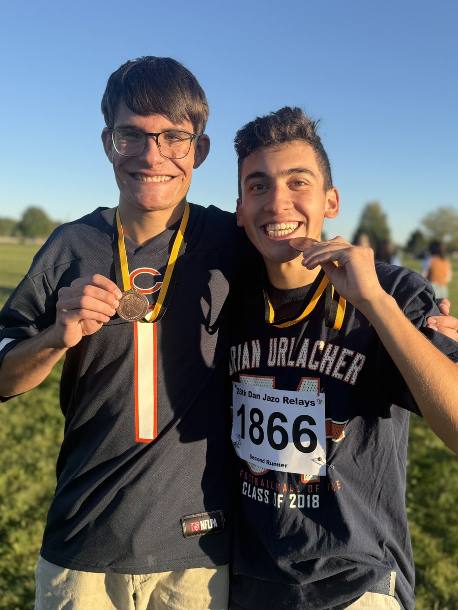 🏃‍♂️ CHAMPIONS IN HARVARD! 🏆

Huge congratulations to the Sequoits Boys Cross Country team on capturing the Dan Jazo Relays title today at Milky Way Park in Harvard! 🔴⚫️

A strong team effort and Sequoit pride on full display — way to represent Antioch! 

#ArrowsUp