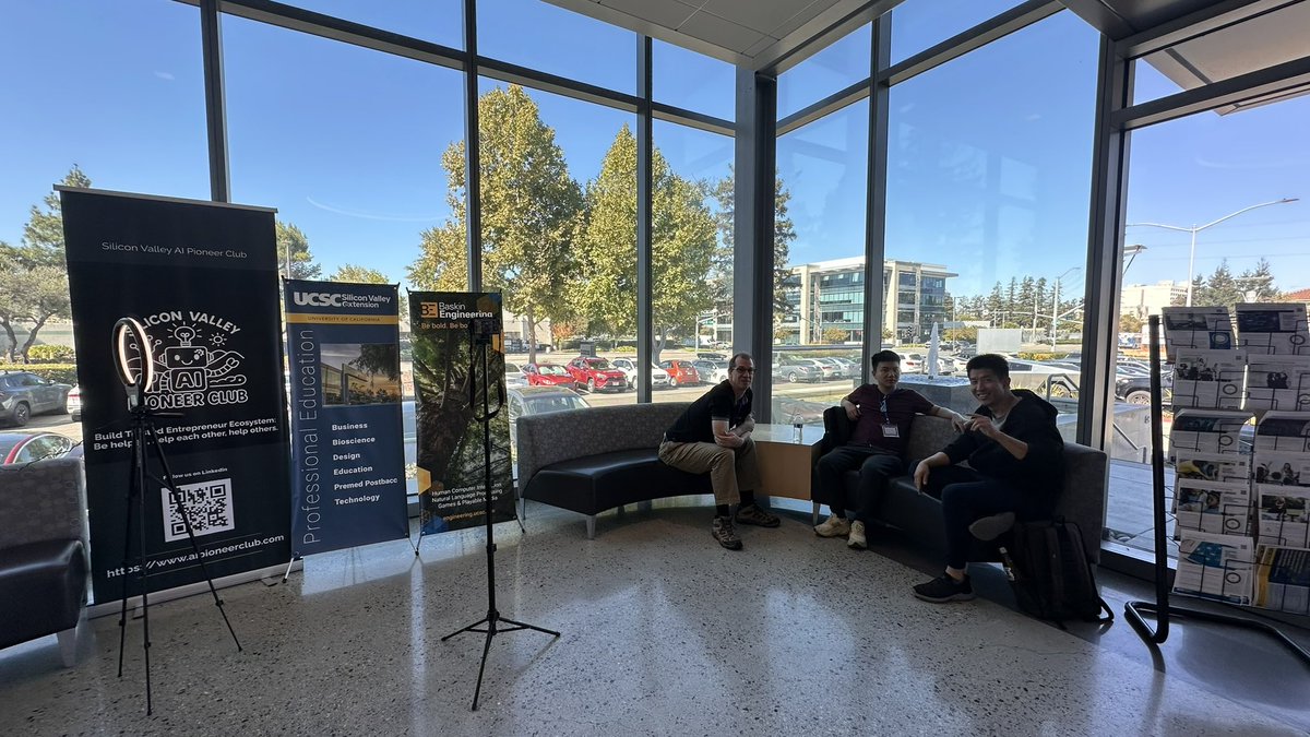 littlelithiumSV's tweet image. Proud to host #SFTechWeek AI Frontier: Data, Agents &amp;amp; Robots, co-presented by @aipioneerclub x @ucsc! 🤖
Founders and developers from around the world joined for deep dives into data infra, security, agentic AI &amp;amp; robotics.
Grateful for our amazing speakers for sharing your…