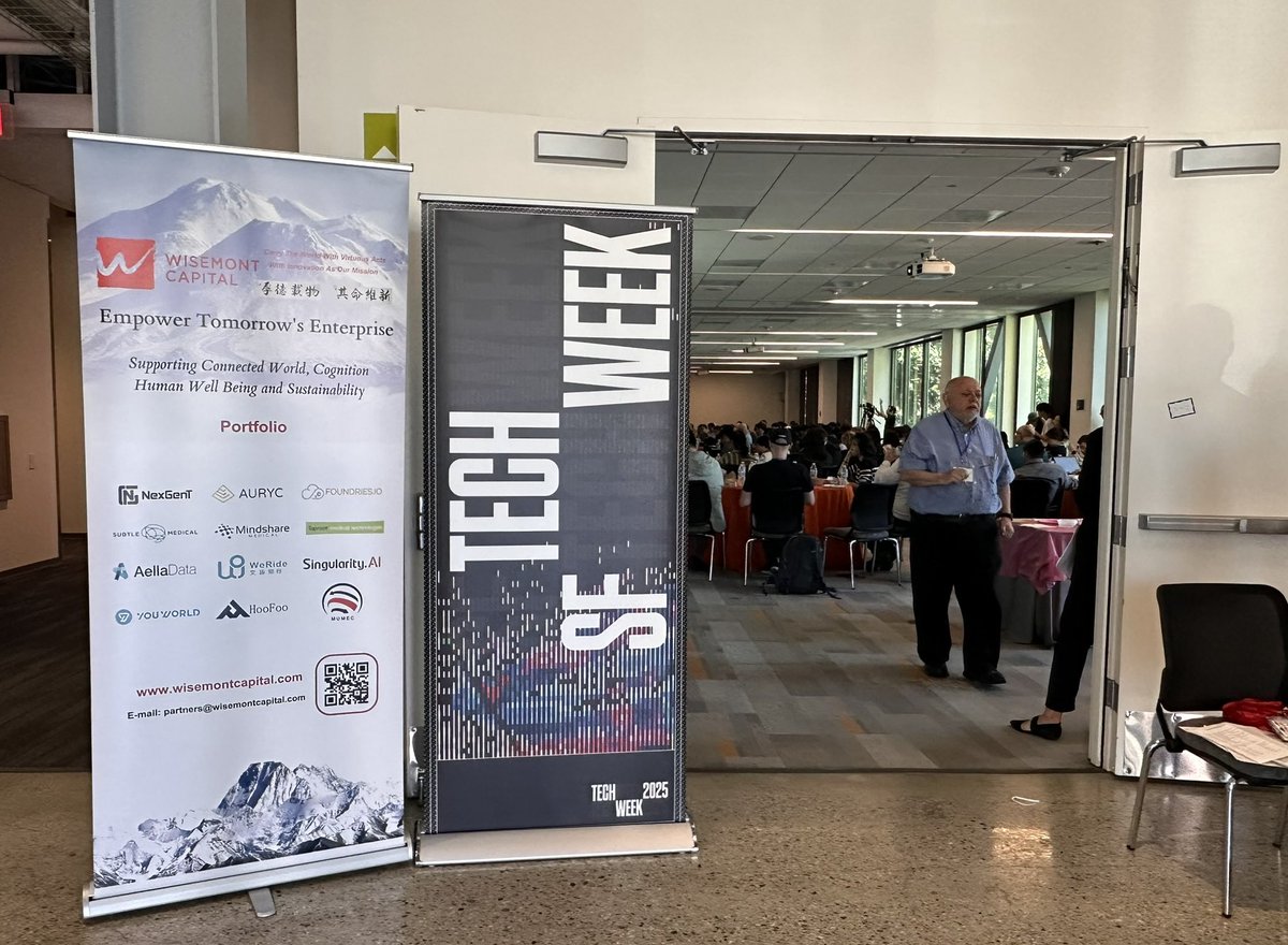 littlelithiumSV's tweet image. Proud to host #SFTechWeek AI Frontier: Data, Agents &amp;amp; Robots, co-presented by @aipioneerclub x @ucsc! 🤖
Founders and developers from around the world joined for deep dives into data infra, security, agentic AI &amp;amp; robotics.
Grateful for our amazing speakers for sharing your…