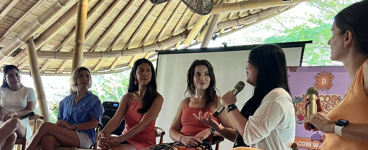September showed how purpose turns into progress. 🌍
In Peru, volunteers helped 100 children receive their first real shoes — paid in #Bitcoin.
 In Colombia, 500 youth began learning digital and financial skills for a new economy.
 In Bali, women gathered to share stories and