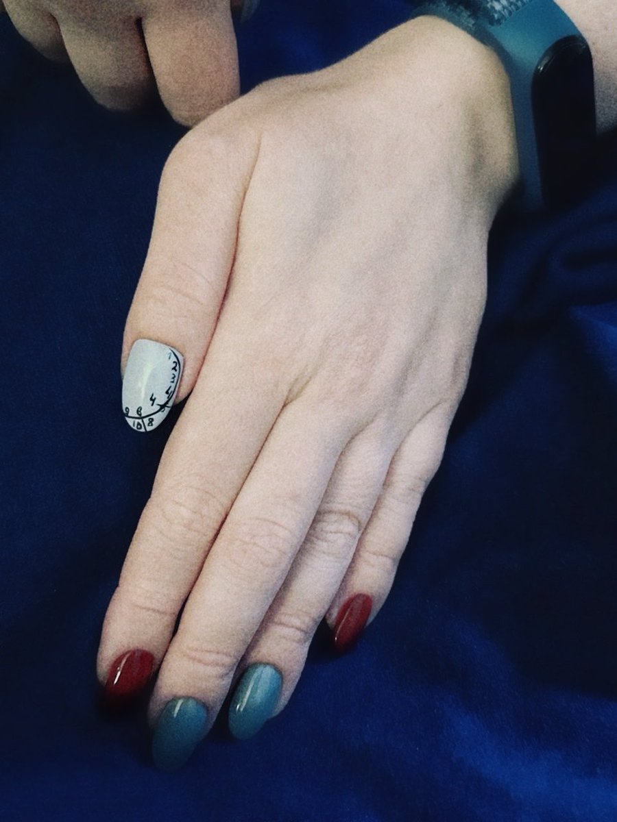 My partner's «Hannibal»-inspired manicure. Kinda guess who is Will Graham in our personal story...

#Hannibal #hannigram