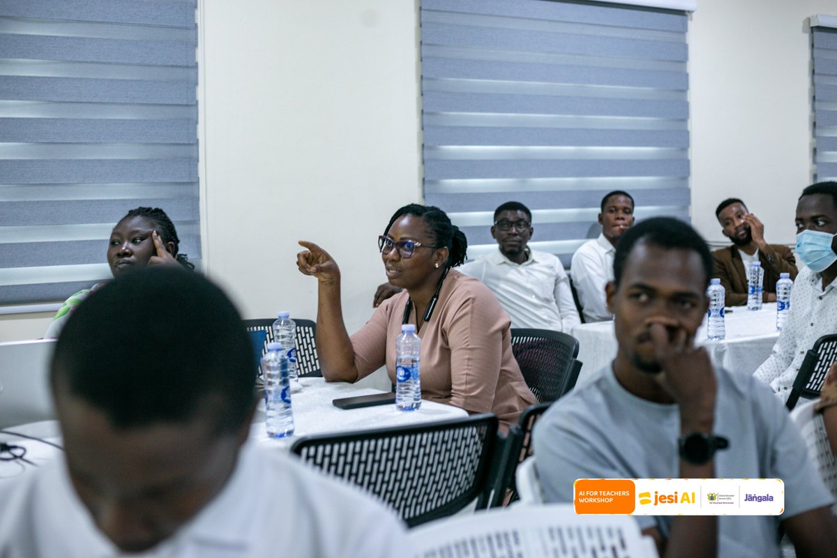 jesi_ai's tweet image. contextual instructions to a student.”

He explained that well-crafted prompts are key to getting meaningful, relevant responses from AI.

Including examples, he noted, helps eliminate confusion and guides the AI toward exactly what you need.

#AI4T #JesiAI #PromptEngineering