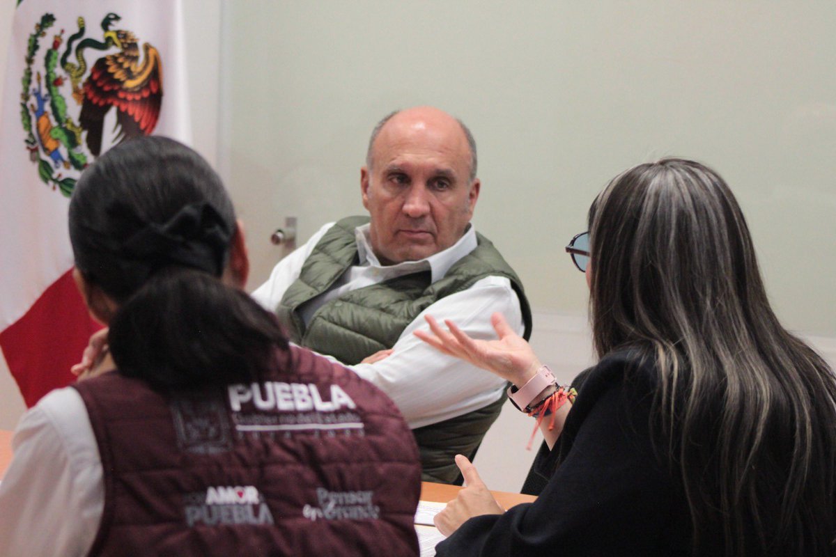 Comisión de Atención a Víctimas Puebla (@ceeavigobpue) on Twitter photo Con el respaldo del <a href="/Gob_Puebla/">Gobierno de Puebla</a> , se realizó una mesa de trabajo con la Secretaria de Economía, para fortalecer la colaboración a favor de las víctimas.
Nuestra titular, <a href="/LizLizGallegos/">Liz Gallegos</a> , reafirmó el compromiso de la Comisión con la atención y acompañamiento integral. Con el respaldo del <a href="/Gob_Puebla/">Gobierno de Puebla</a> , se realizó una mesa de trabajo con la Secretaria de Economía, para fortalecer la colaboración a favor de las víctimas.
Nuestra titular, <a href="/LizLizGallegos/">Liz Gallegos</a> , reafirmó el compromiso de la Comisión con la atención y acompañamiento integral.