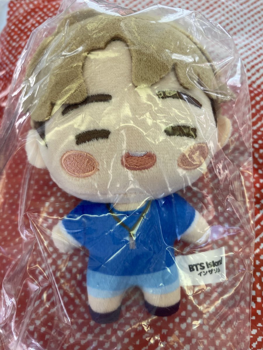 umekoreimon's tweet photo. しまむら  インザソム  
ジミン  ぬいぐるみ  マスコット 交換

譲・・・ジミン

求・・・シュガ  ユンギ

どうぞ宜しくお願いいたします。 https://t.co/sYrLj0X1W7