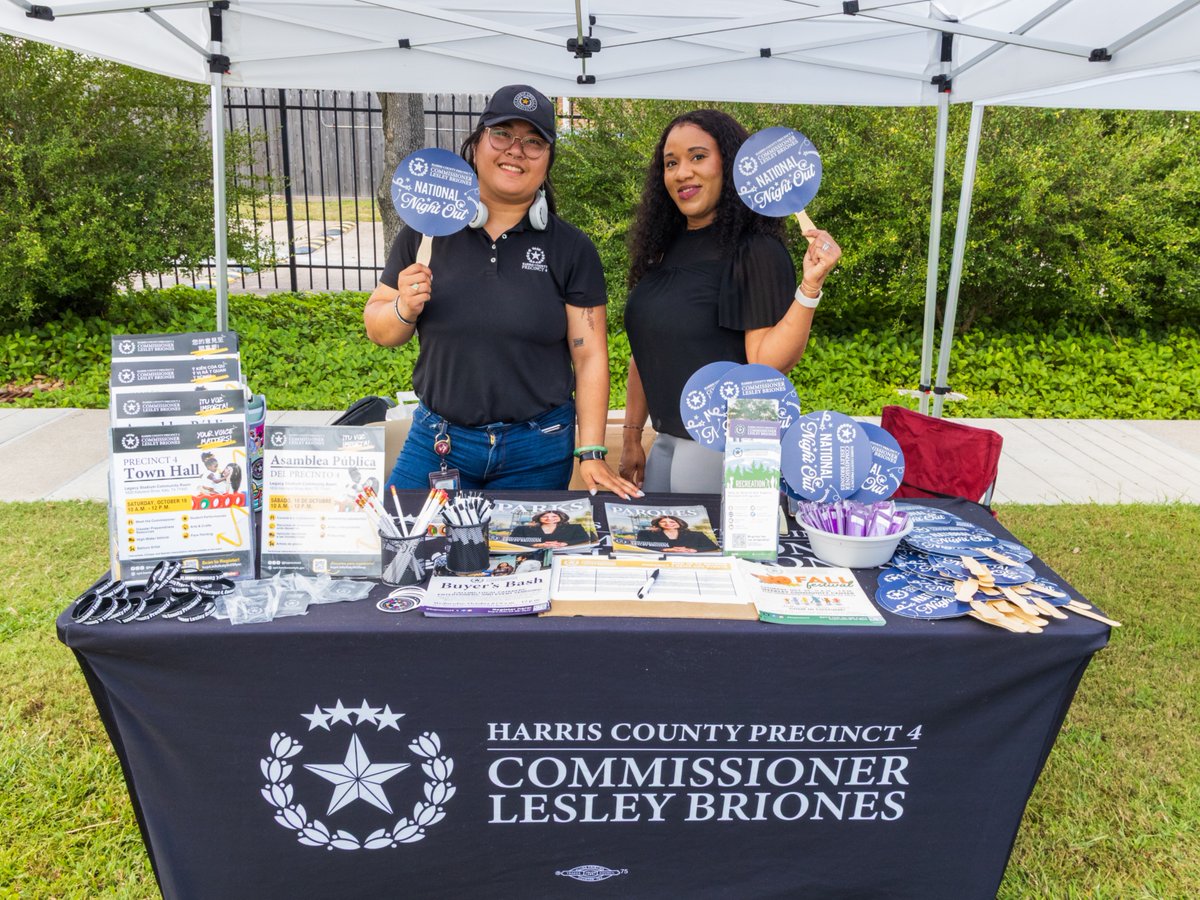 HCPrecinct4's tweet image. Celebrating #NationalNightOut in Westchase! ๐
From games and food to friendly conversations with law enforcement, neighbors came together to strengthen community bonds and promote safety.
#CommunityStrong #HCPrecinct4 #PublicSafety