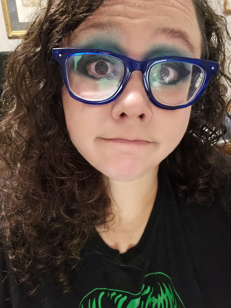 Did my makeup for the first time in 2 years. Lost my touch a bit but I'm feeling pretty.