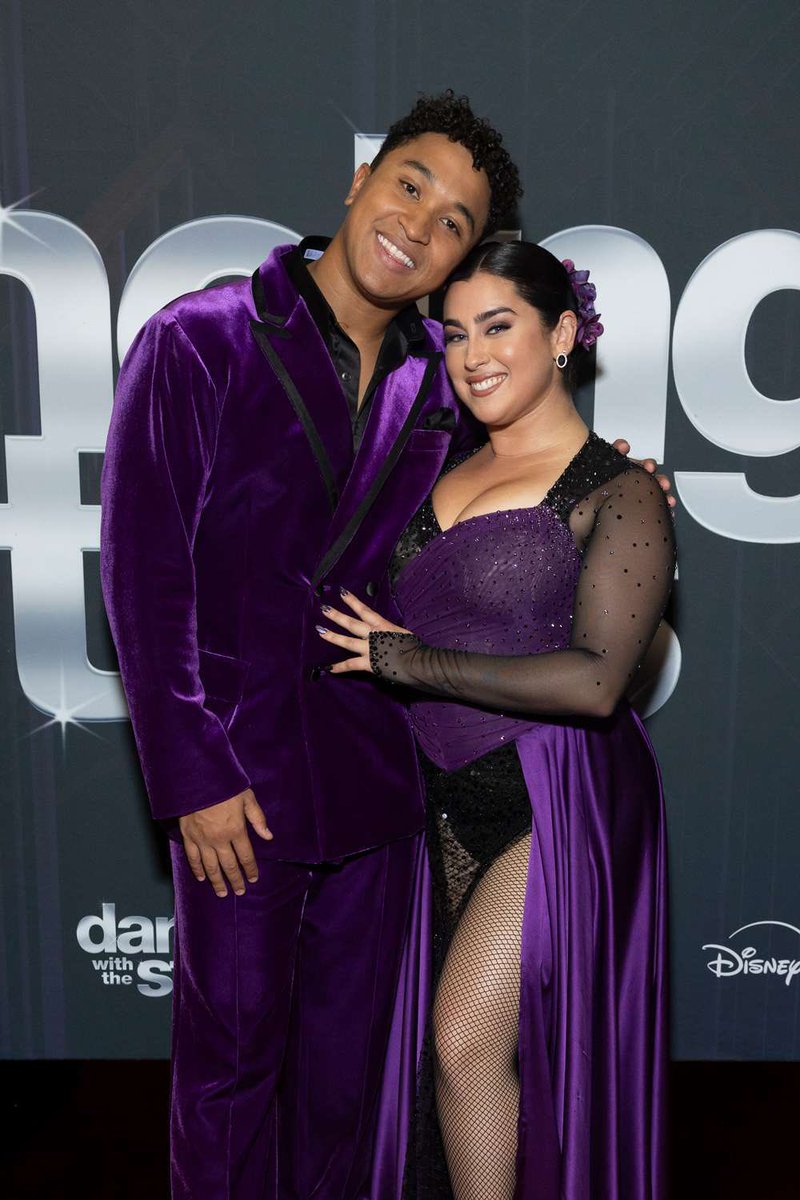 laurenquick_'s tweet image. unfriendly reminder: they should still dancing. #DWTS