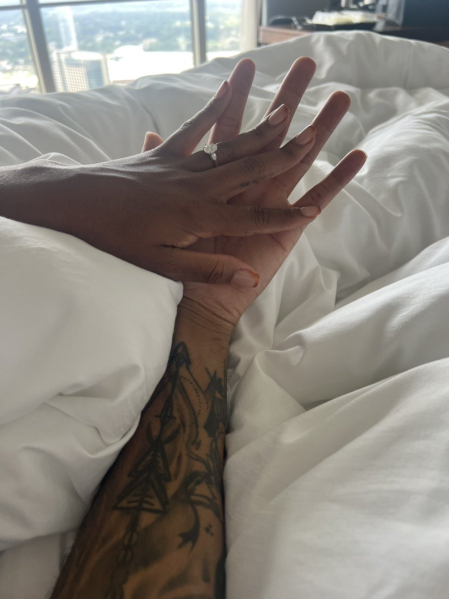 deeech3's tweet image. 08/08/2025 @ 8:08 pm. ♥️🦋