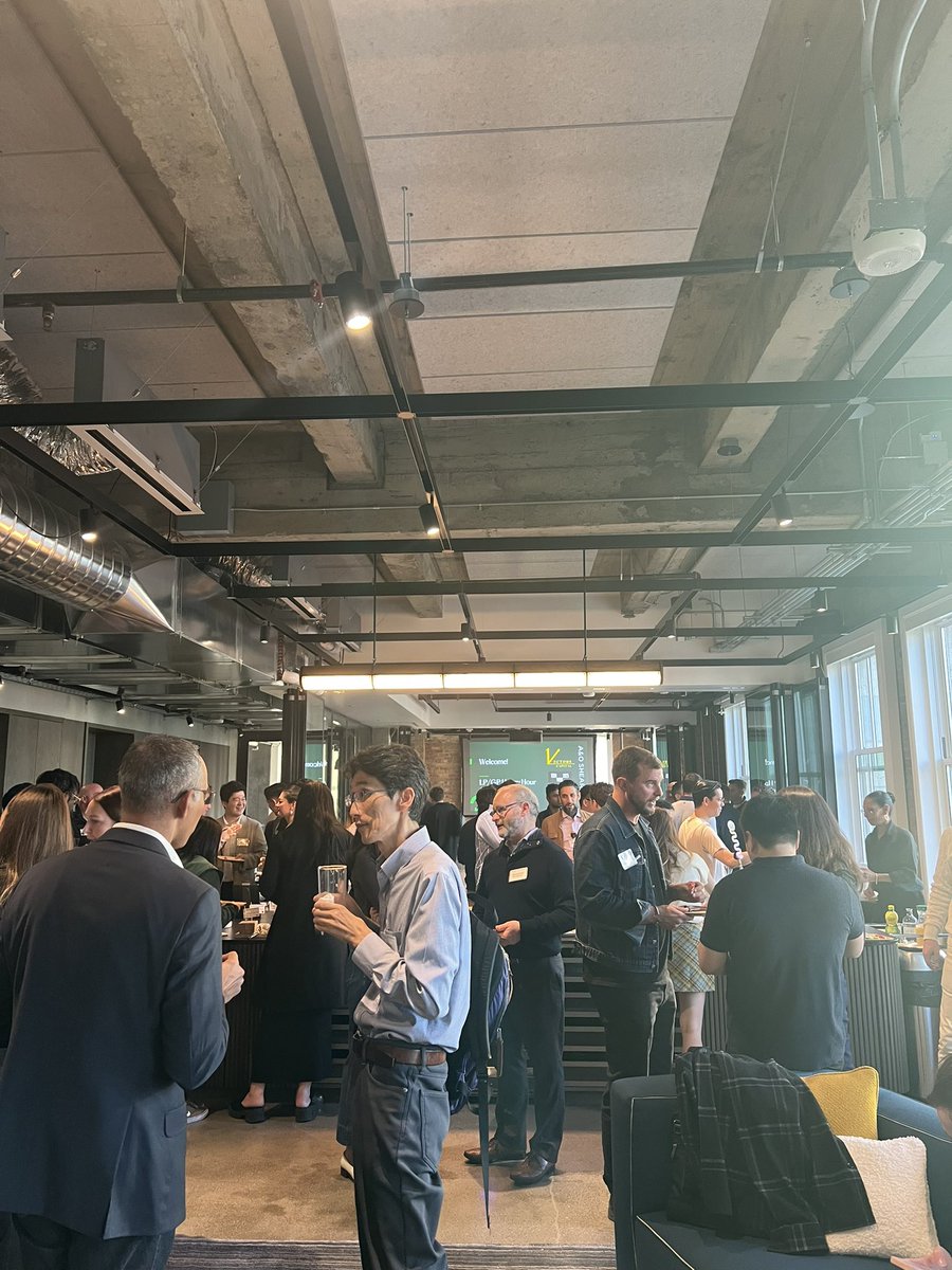 ConnieKoh3's tweet photo. 🚀 @VectorsCapital Kicked off #SFTechWeek with a bang!
Over 300+ registered and 100+ high-caliber attendees, an incredible mix of 50+ LPs &amp; 50+ GPs
Amazing energy, powerful conversations, and great connections
Big thanks to everyone who joined us! what a way to launch @Techweek_ https://t.co/mgw3nIB72b