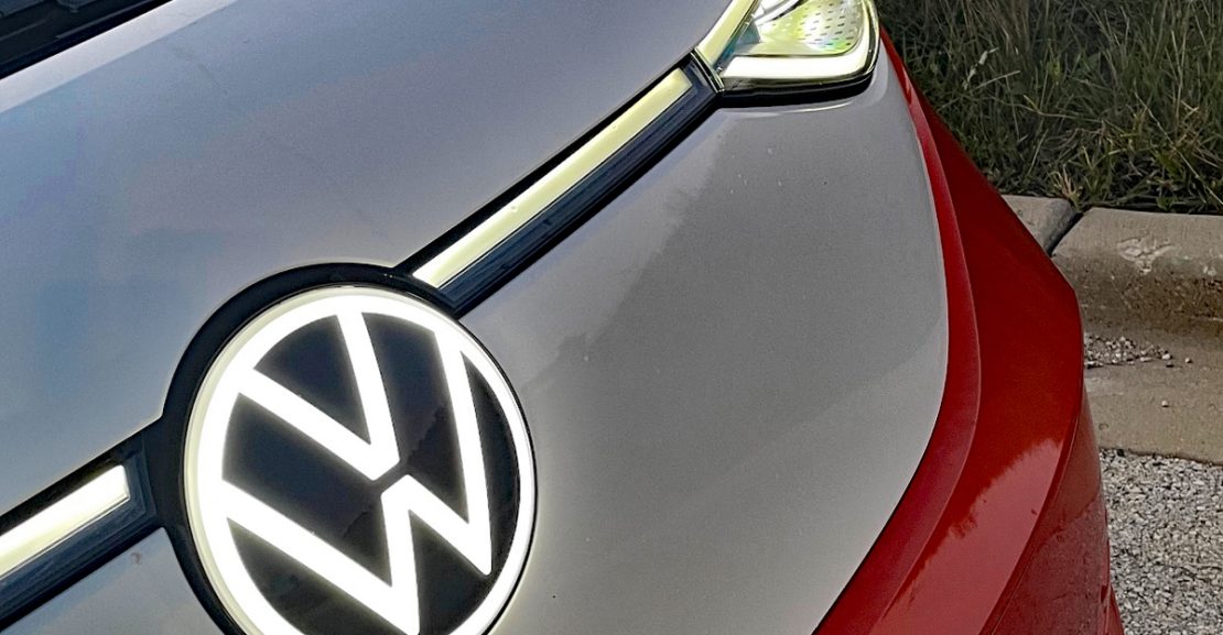 Car_Guy_Tom's tweet image. Question: Is this review too long? I really want to get into the background of this attention-grabbing family hauler, so I just kept typing...
@VW #IDBuzz #ElectricVehicles #Minivans
blog.consumerguide.com/2025-volkswage…