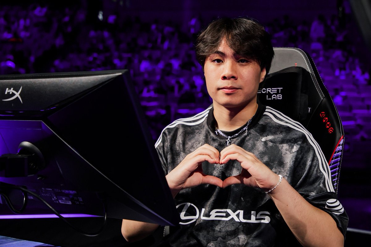 RocketBullets's tweet photo. 🚨RUMOR: 100 Thieves are still testing out Cryocells to remain on the roster.

He would be swapping his role to sentinel rather than playing duelist.

Nothing is confirmed, not even him staying on the roster. https://t.co/gvTnM7nVR2
