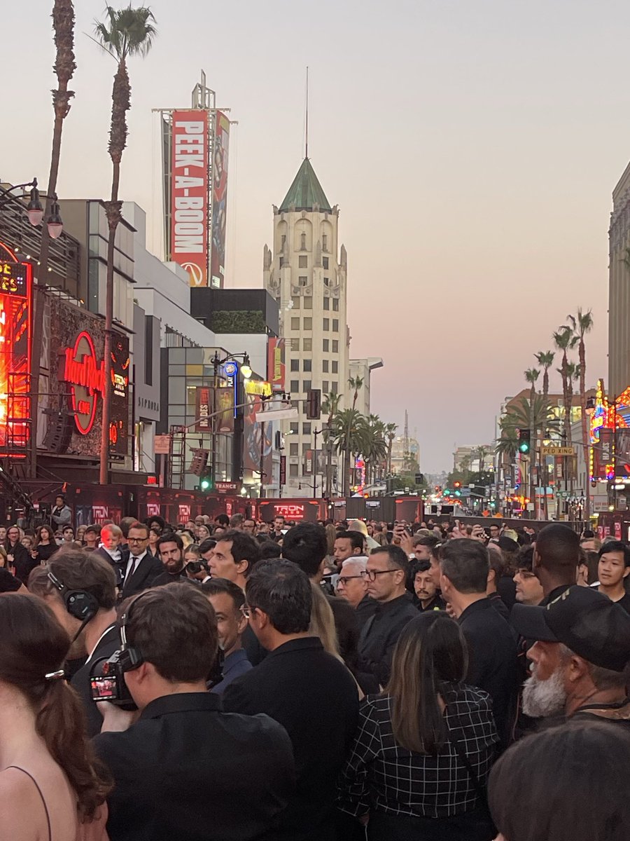 818ALLDAY's tweet image. #TronAres  world premiere in Hollywood.