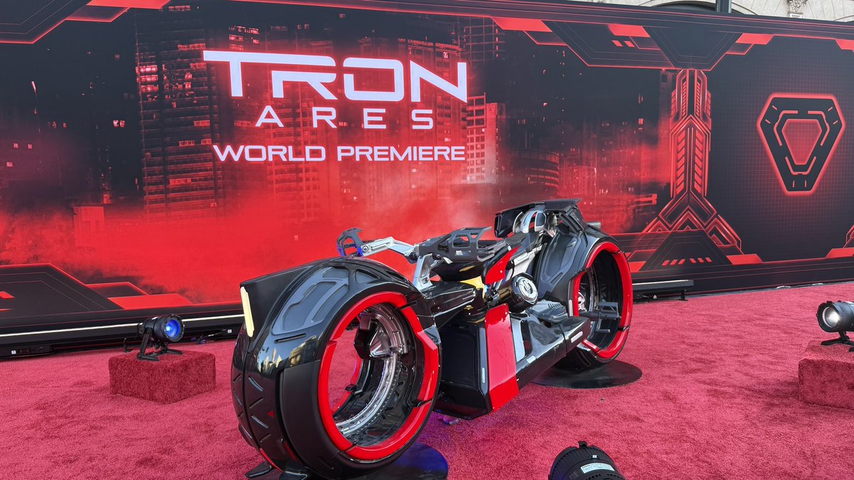 818ALLDAY's tweet image. #TronAres  world premiere in Hollywood.