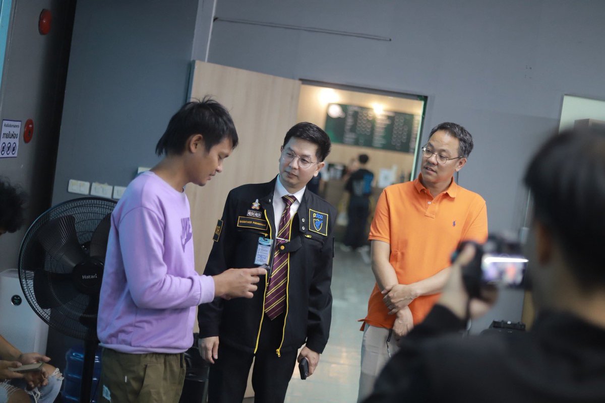 BhuntinNoumjerm's tweet photo. #สแกนม่านตารับคริปโต ปั่นเหรียญ #WorldCoin มั้ย? #PDPC #PDPA #ข้อมูลชีวมิติ #ToolsforHumanity ชื่อบริษัทฟังเหมือนดี นิติบุคคลใดจะเป็นผู้รับผิดกรณีมีความเสียหายเกิดขึ้นภายหลัง รับแลกเหรียญ #P2P โดยไม่มีใบอนุญาต ผิดกฏหมาย #พรกสินทรัพย์ดิจิทัล แหล่งที่มาของทุน เข้าข่ายฟอกเงินมั้ย https://t.co/NV2ugEBiDe