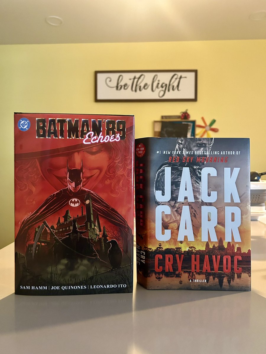 junestar182's tweet photo. New reading material! 🥳 
@JackCarrUSA #CryHavoc &amp; #Batman89Echoes #SamHamm #JoeQuinones #LeonardoIto https://t.co/bWbfF36F3Z