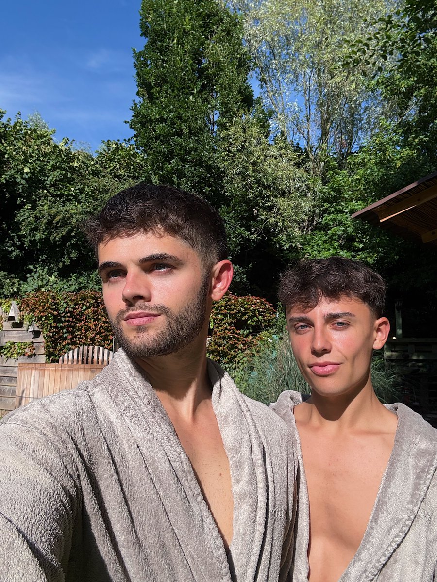 Your Favourite Gay Couple tweet media