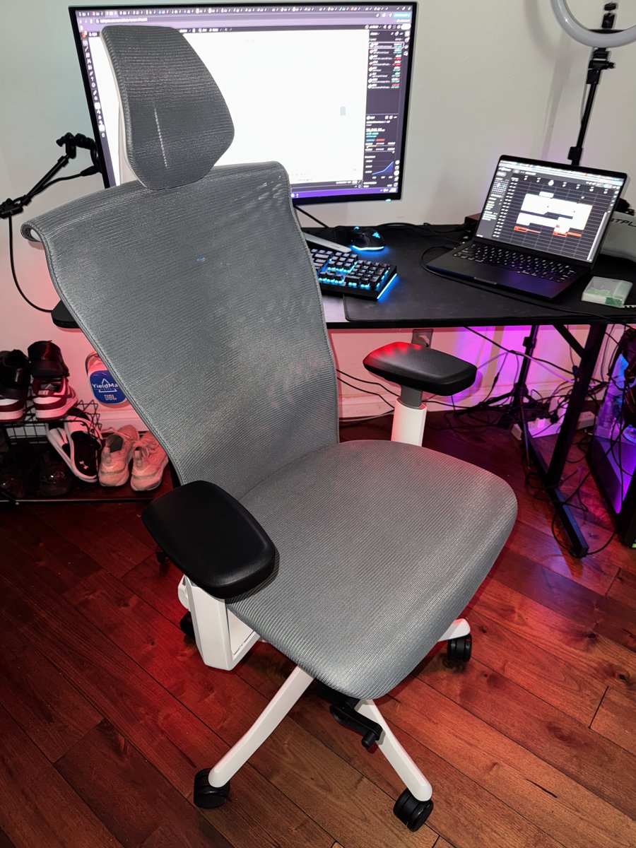 AcetheKidTA's tweet image. Finally got to setup my new @autonomous_labs Ergo Chair Ultra 2 today!!

This thing is SO comfy and easy to assemble, my back is going to be thankful with the hours I put in at the desk

USE CODE: “ULT2ACE” If you guys decide to pick up any equipment: autonomous.ai