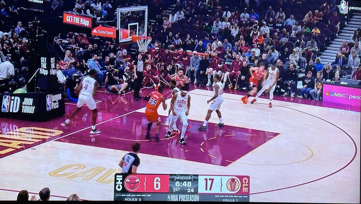 BN_Bulls's tweet photo. Ignore the score … 

Thoughts on NBC’s new scorebug? This is their first game of the new era. Looks pretty solid to me. 

Periodically flashing stats on the bottom where fouls are, too. Nice touch. https://t.co/8cxayWjQhn