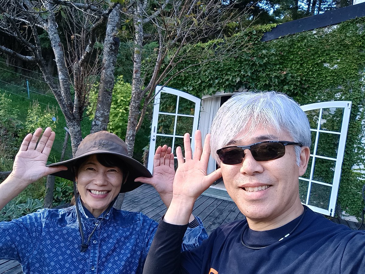 ドラマ「風のガーデン」で、上原さゆり役で出演されている、森上千絵さんにお会いしました🌸
ガブさんのポーズで写真をパチリ💐
こんな幸せを体験できる、新富良野プリンスホテル内、風のガーデン。
今期の営業は10/13まで。
⁡
⁡⁡※お写真の使用許可をいただいております
⁡
#倉本聰
#森上千絵 さん