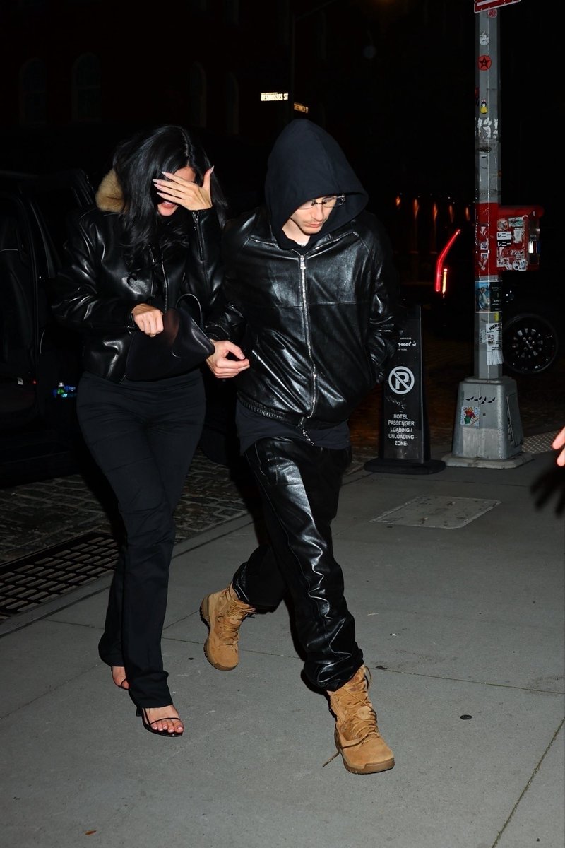 SubrayadoM's tweet image. 😋👉 Fueron captados #KylieJenner y #TimothéeChalamet en Nueva York.

#SubrayadoMx #SoloLoImportante