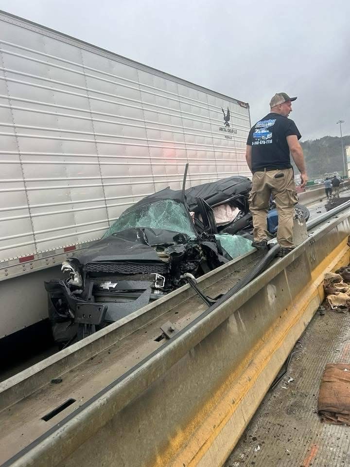 boneheadtruckrs's tweet photo. Today in West Virginia... https://t.co/HnZQ5WeHgJ