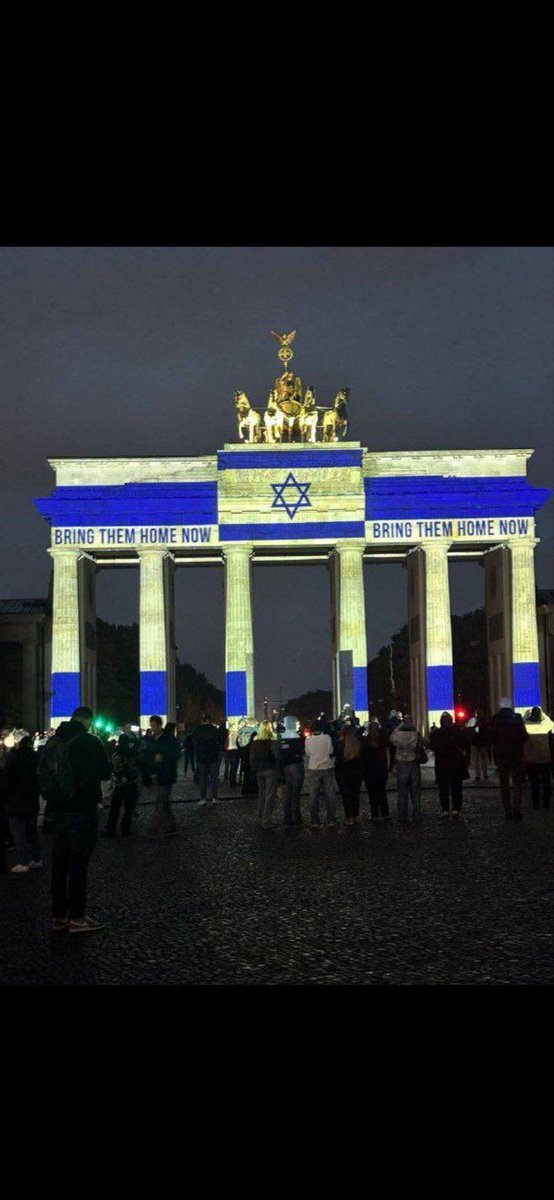 Emocionante.

La historia repara e ilumina.

Que vuelvan los rehenes. 
La vida honrada es la única forma de paz.
