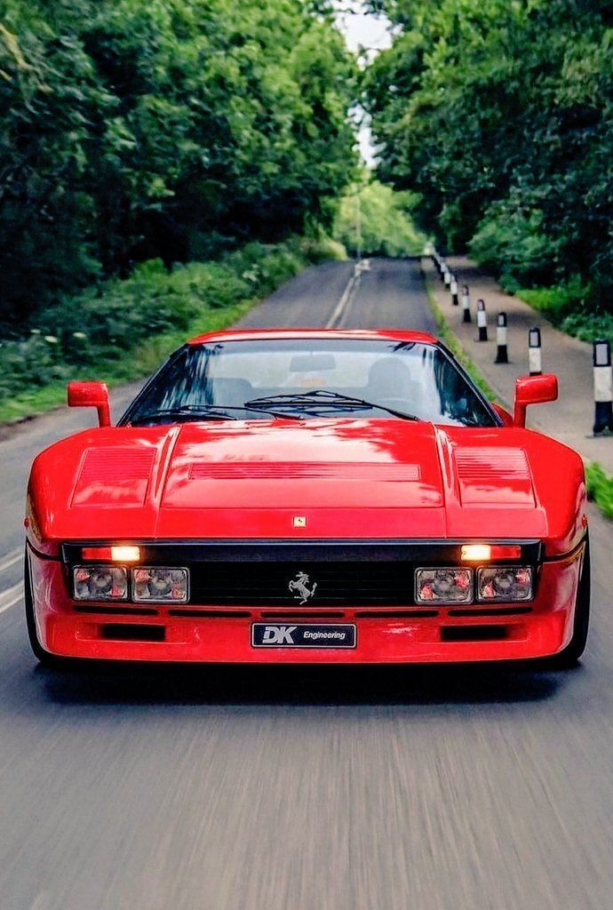 Retromania4ever's tweet photo. 🟩⬜🟥 #Ferrari 288 GTO ❤️ https://t.co/wfS1FNiBlN