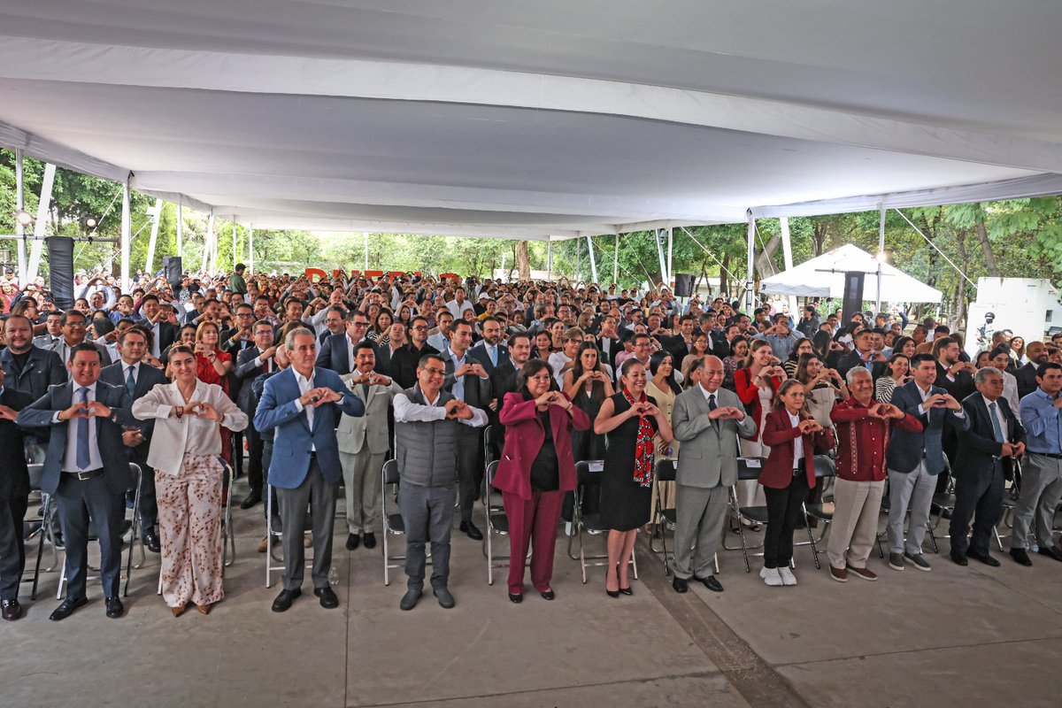 omarmunooz's tweet image. Envío una gran felicitación por su primer informe de labores a mi amiga diputada @artemisa_laura, Presidenta de la Junta de Gobierno y Coordinación Política del @CongresoPue

Su liderazgo al frente del #poderlegislativo ha reflejado su profesionalismo, humanismo y los valores de…