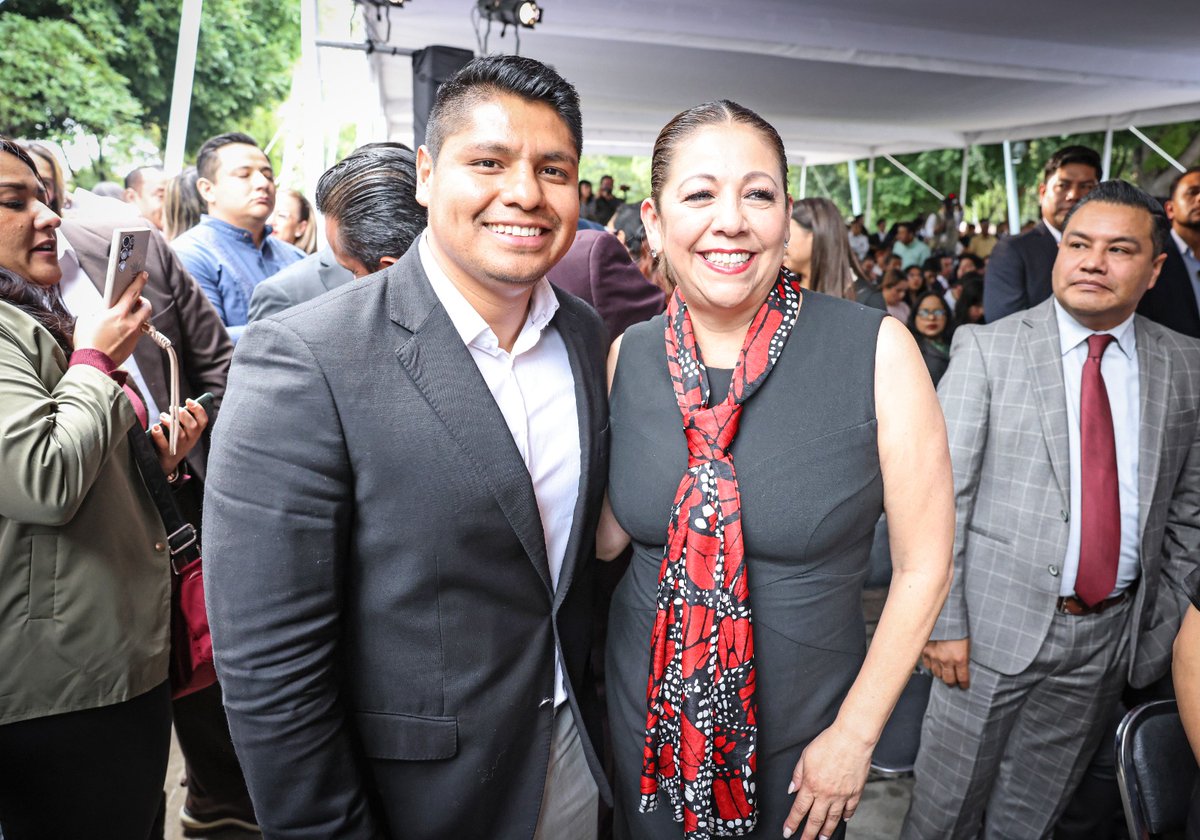 omarmunooz's tweet image. Envío una gran felicitación por su primer informe de labores a mi amiga diputada @artemisa_laura, Presidenta de la Junta de Gobierno y Coordinación Política del @CongresoPue

Su liderazgo al frente del #poderlegislativo ha reflejado su profesionalismo, humanismo y los valores de…