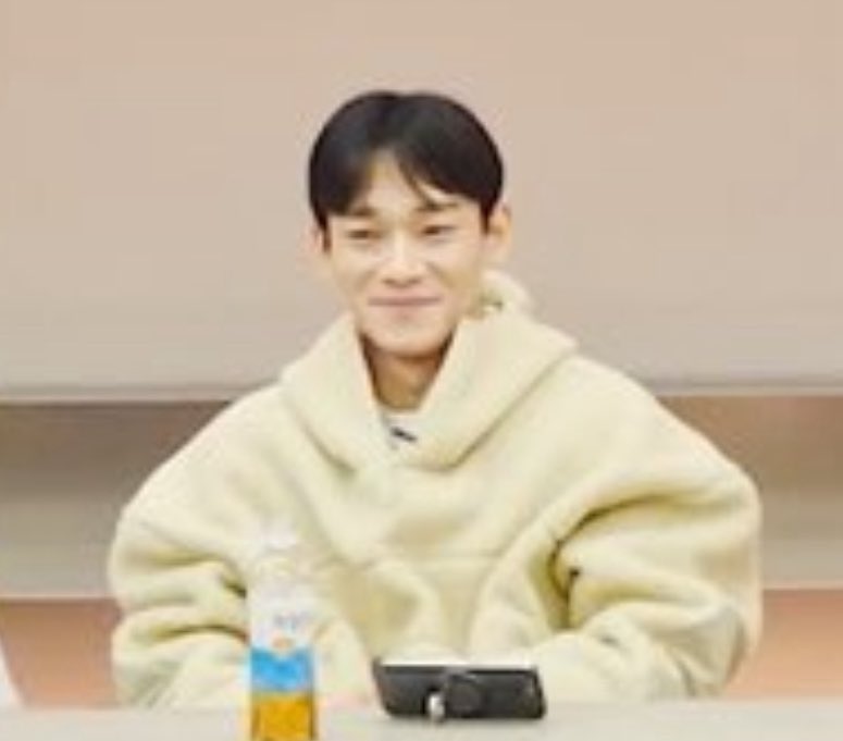 ShrkKick's tweet image. #EXOLSelcaDay