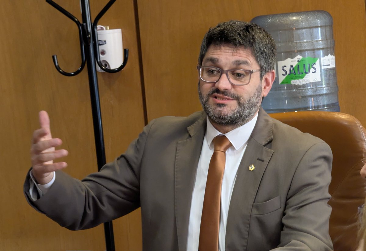 Lindísimo reunión con el Equipo, evaluando el Presupuesto Nacional, fijando acciones, y escuchando ideas para el futuro. 
Vamos Uruguay !!!
Vamos La 10 !!!
<a href="/PedroBordaberry/">Pedro Bordaberry</a> <a href="/Tabareviera/">Tabaré Viera</a>