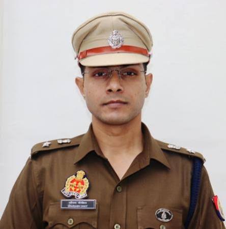 Ankit Chaudhary (@ankitch36267840) on Twitter photo हे न्यायधीश, हे सर्वव्यापी, <a href="/RahulGandhi/">Rahul Gandhi</a> महोदय अब आपसे निवेदन करना चाहता हूं। क्योंकि मुझे 3साल में <a href="/firozabadpolice/">Firozabad Police</a> भरोसा नहीं बचा। महोदय मेरी बहन की शादी नहीं हुई IGRS झूठी रिपोर्ट लगाई गई। क्या पूरे उत्तर प्रदेश में कोई नहीं जो एक सिपाही को न्याय दे?गरीब क्या न्याय मिलता होगा? हे न्यायधीश, हे सर्वव्यापी, <a href="/RahulGandhi/">Rahul Gandhi</a> महोदय अब आपसे निवेदन करना चाहता हूं। क्योंकि मुझे 3साल में <a href="/firozabadpolice/">Firozabad Police</a> भरोसा नहीं बचा। महोदय मेरी बहन की शादी नहीं हुई IGRS झूठी रिपोर्ट लगाई गई। क्या पूरे उत्तर प्रदेश में कोई नहीं जो एक सिपाही को न्याय दे?गरीब क्या न्याय मिलता होगा?