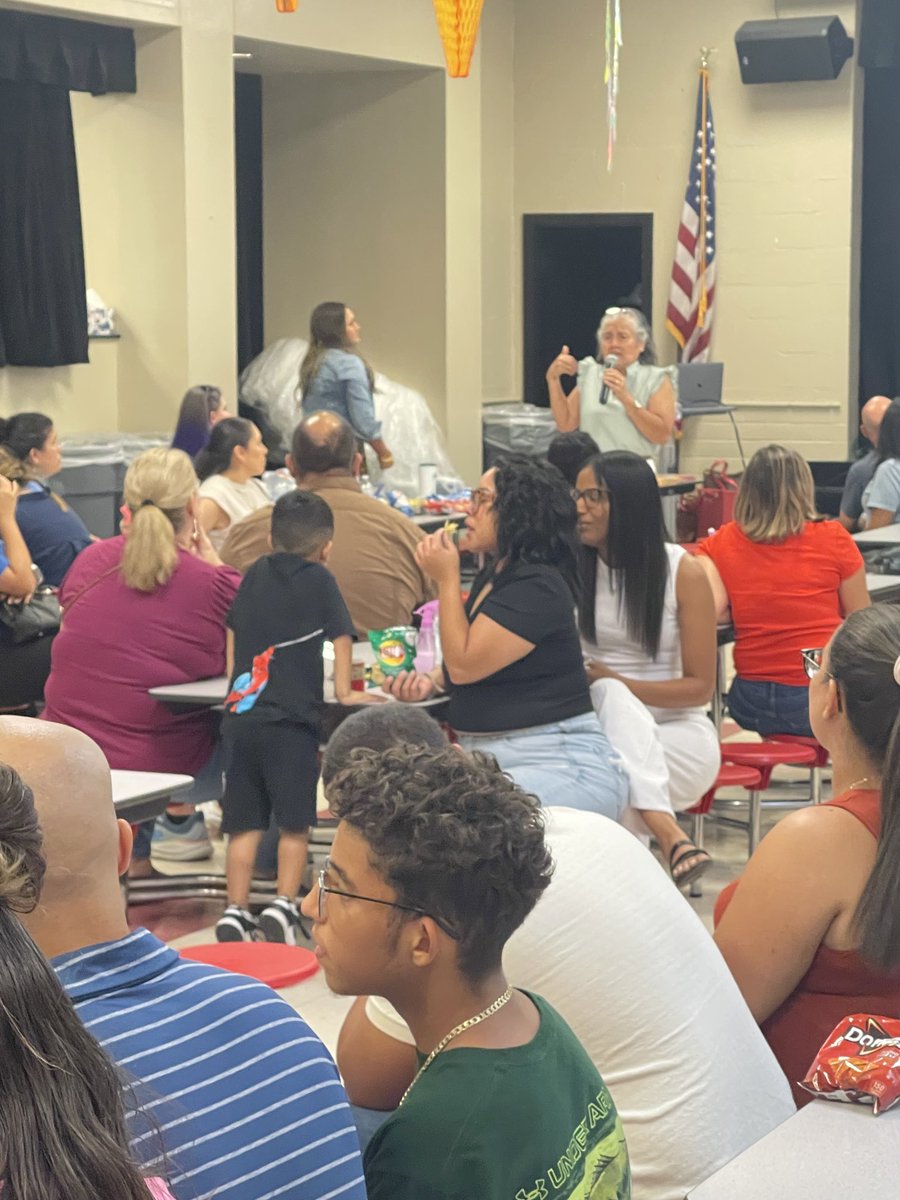 Such a great turn out at Belton’s Parents as Partners Event for our families with students participating in Dual Language and ESL Programs. The Charter Oak Cheetahs put on a great performance! ⁦<a href="/BeltonISD/">BeltonISD</a>⁩