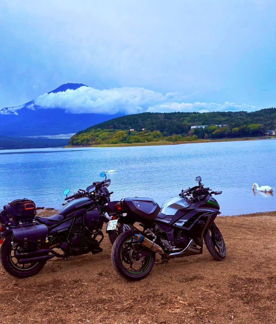 Libra_ELIMI's tweet image. 名前 :Libra(リーブラ)
年齢 :45
性別 :男
身長 :170cm(ぼっちゃり体型)
住み :愛知県
車種 :エリミネータSE
一言 : 沢山のバイク好きと繋がりたい。
趣味 :バイク.神社巡り.御刻印.
         息子とツーリング
         
#エリミネータSE
#バイク乗りとして軽く自己紹介 
#バイク好きと繋がりたい