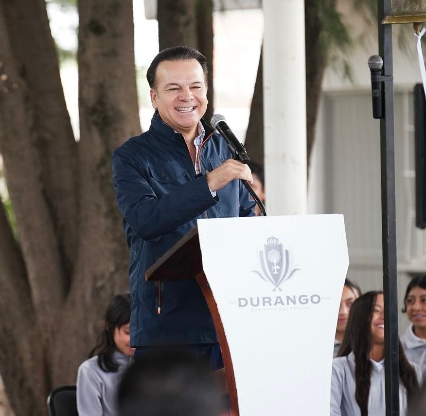 josejoseantonio's tweet image. ¡Durango es el camino de la educación que construye sueños! 🏫✨
Junto al Gobernador @EVillegasV, iniciamos la remodelación de la Escuela Secundaria “Quetzalcóatl”. 💧📚
Más de 500 alumnos y docentes tendrán espacios más chulos y dignos para aprender y soñar.
Porque en casa,…