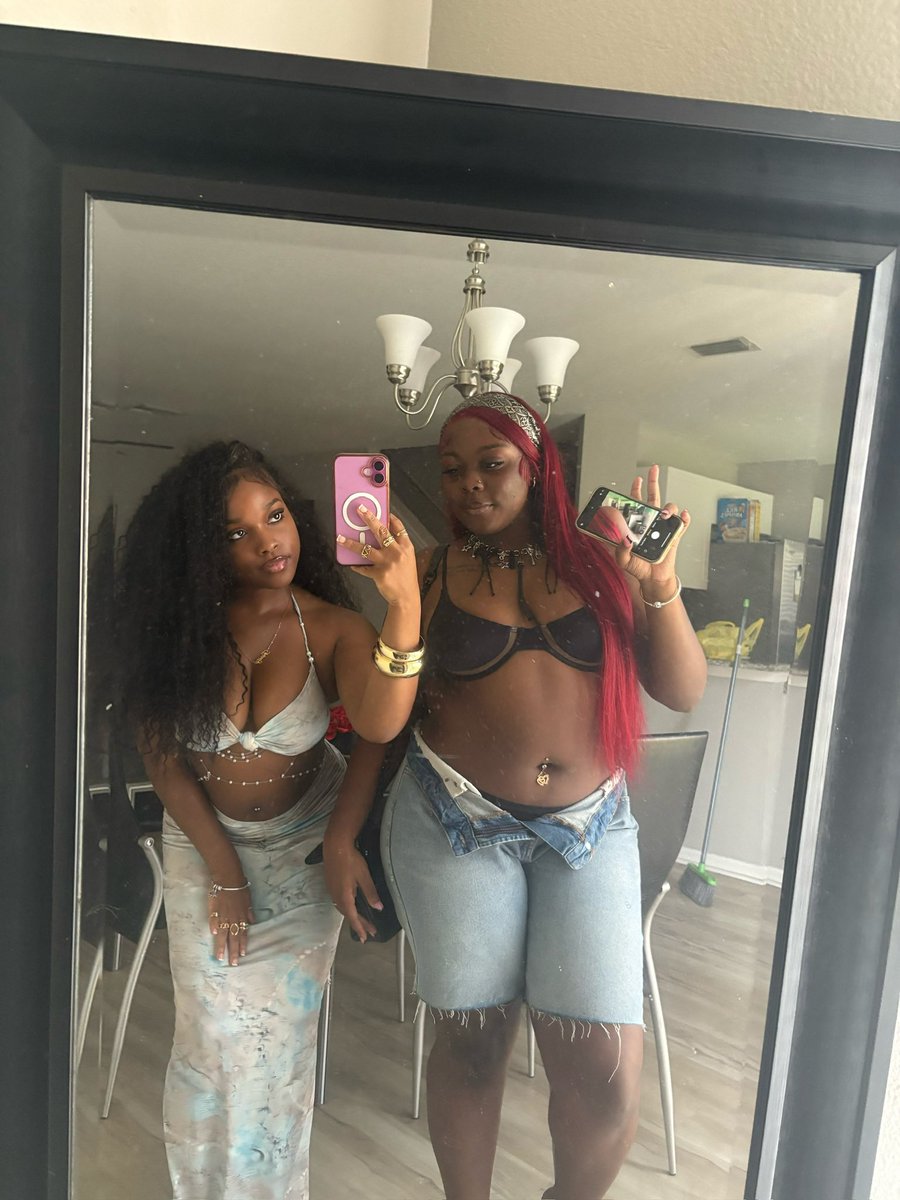 nicaylaaaa's tweet photo. me &amp; best so tea🎀🌸💞💗 https://t.co/fdPCE3ai0s