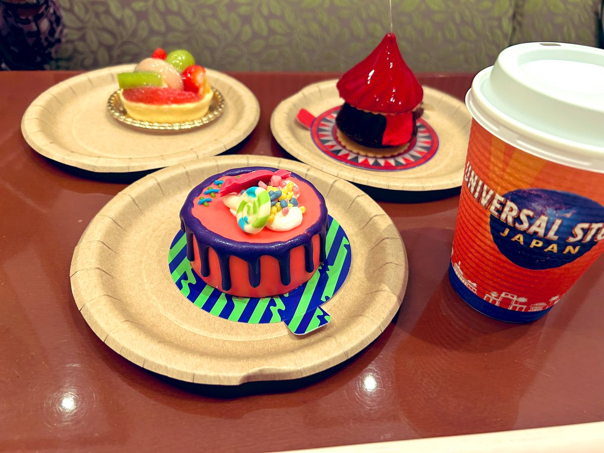 igisen_ehime's tweet image. 医技専『#食欲の秋 オススメ #グルメ 』
絶叫系のスリルも楽しいけど結局1番覚えているのは&quot;何を食べたか&quot;ですよね🍔笑

 #USJフード #ユニバ飯
#ONEPIECE  #ハミクマ