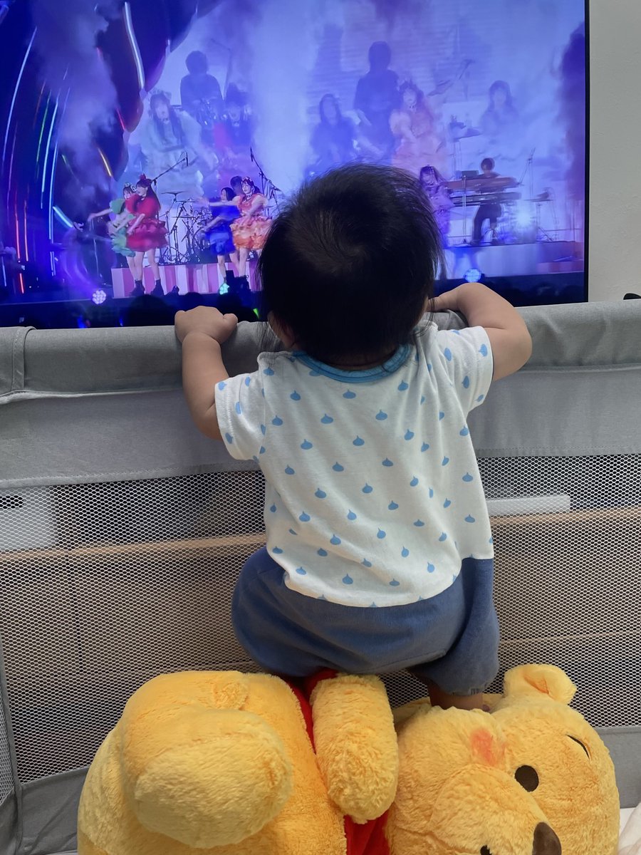 子守りバイトで
何かしら歌ってればいい子だし
倍倍FIGHT！は疲れるから😆
ABCでもいいでしょってってなって
帰ってきた①がほんとたまたま履歴見て
①「BlackCherryはだめよ」(なぜ限定？)
じ「一応気ぃつかって
『イエス』と『シャングリラ』と『眠り姫』にしたで」(順番に出てきたよさげなやつ)と💦
