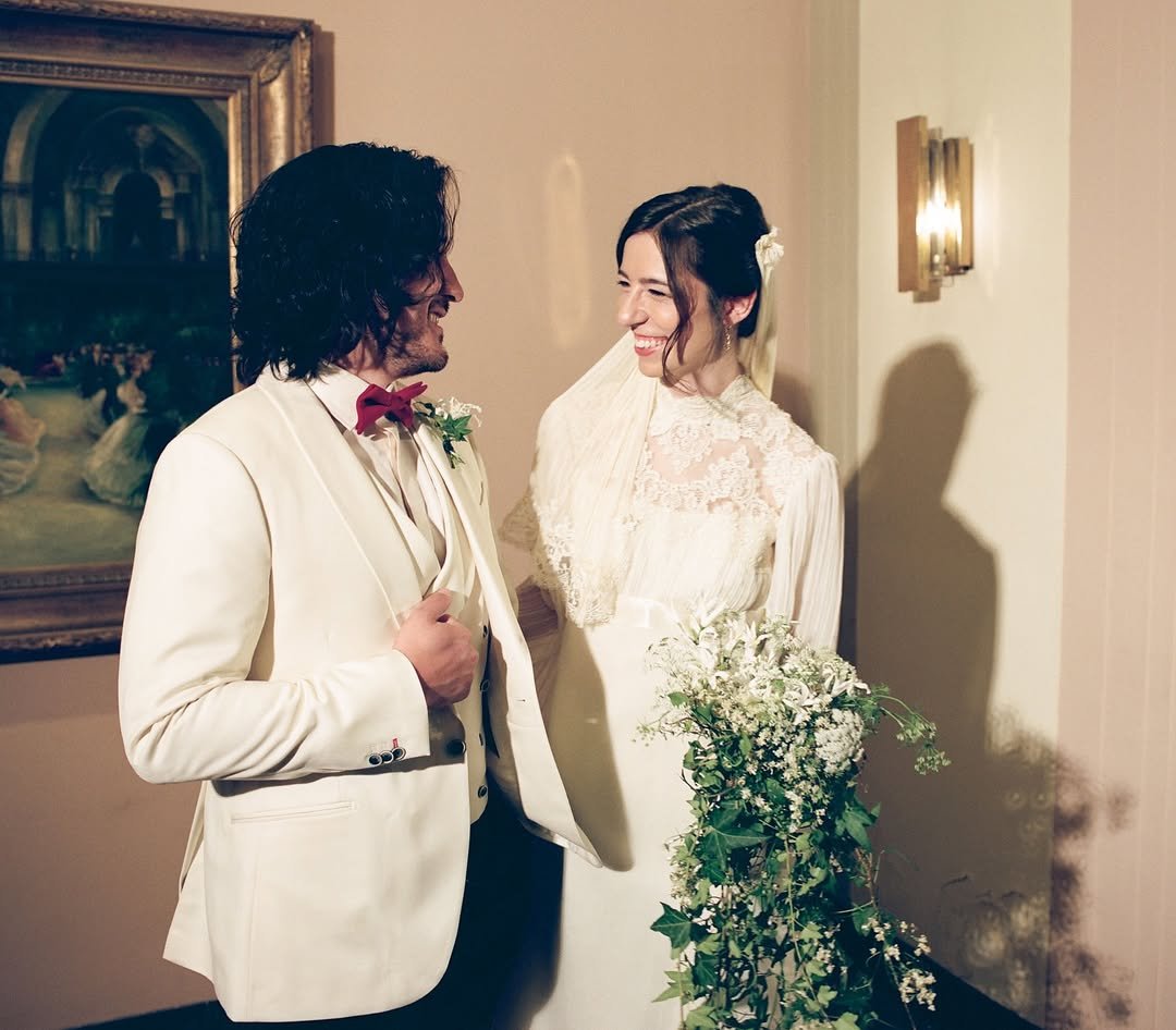 DramaAlert's tweet photo. Markiplier and his girlfriend, Amy Nelson, are officially married now. https://t.co/7Gb2HdYOP2