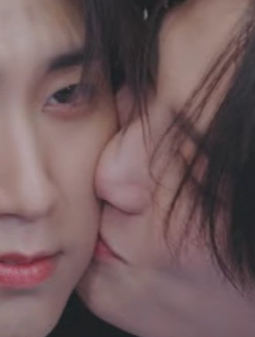 whatever u do do NOT think about iyena nose pressing gently into soft jisungie cheek do NOT I REPEAT DO NOT