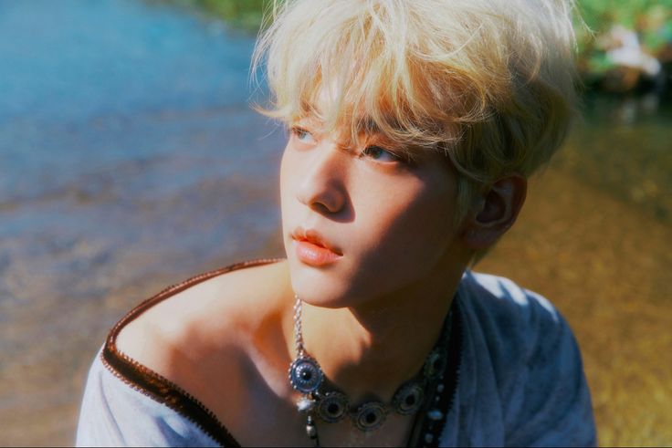 ruangukir's tweet photo. ⠀⠀⠀ 

Dew clings to the roots like tiny offerings, and somewhere between the hush of dawn and the sigh of earth, I feel time breathe again. The forest wakes, and so do I—𝘌𝘪𝘭𝘰𝘯, child of the Sun, guardian of all that fades beautifully. 
⠀⠀⠀ https://t.co/4gtBUAt22a