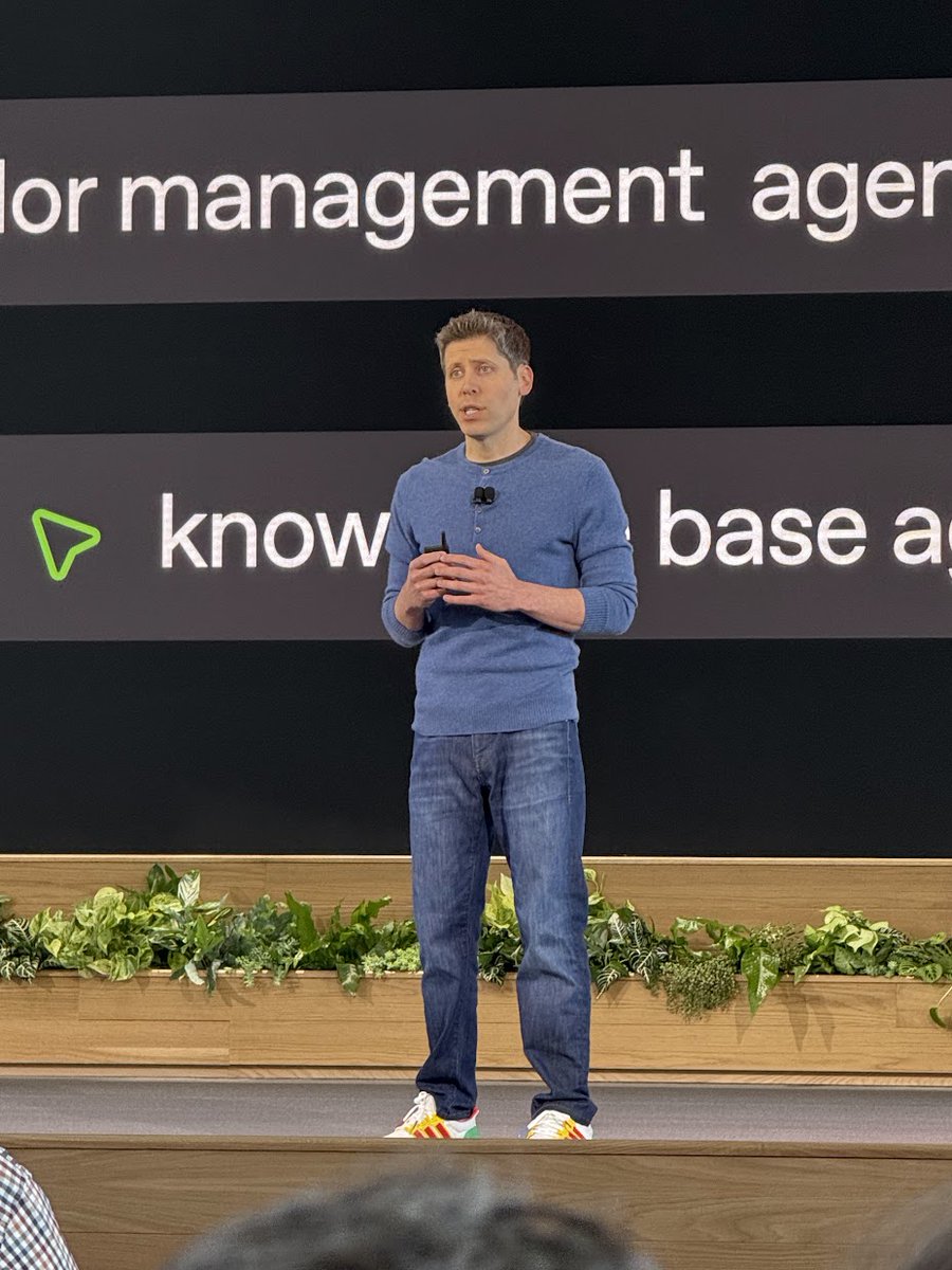 MichaelFNunez's tweet image. Scenes from the third annual OpenAI Dev Day. 📸✨ #OpenAIDevDay #DevDay  #AI #Tech