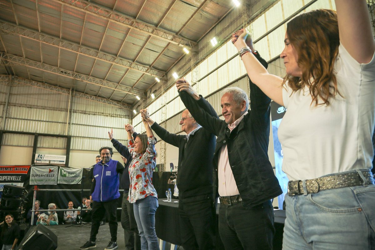 Desde que asumió el Gobierno de Milei, su política económica se ha orientado a desmantelar el entramado social y productivo del país. Pero son las mujeres trabajadoras quienes más están sufriendo las consecuencias de este modelo.
La brecha de género es clara: la tasa de