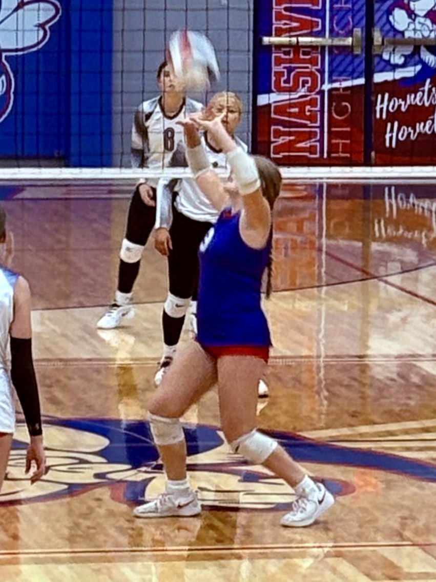 NCHS99Athletics's tweet photo. The JV Volleyball Hornettes defeated West Frankfort in 3 tonight 21-25, 25-12, 16-14!!! The Varsity is up next!!! Great job ladies!!! https://t.co/pCcNgj541A