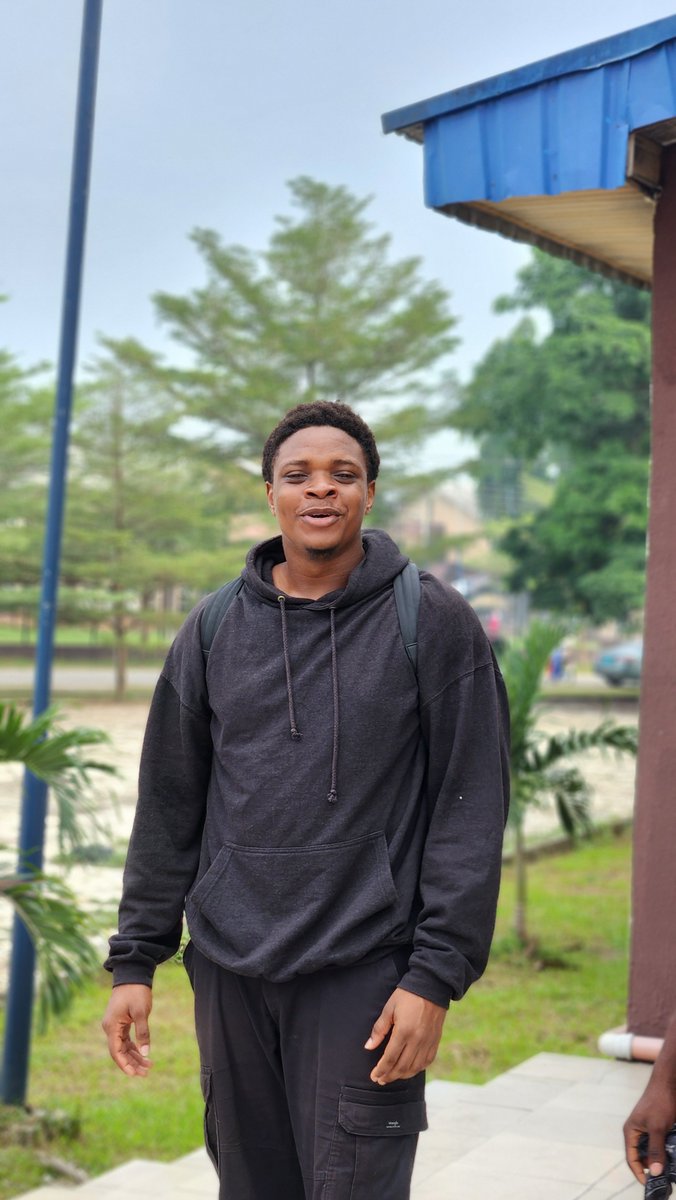 Henryglowz's tweet photo. Y'all meet @BenedictFrank_ .

One of the big names hiding under 77k per month from NYSC, but make I leave that gossip.

I do what AI can never do, and that's to always remind you that you are human and you have memories.

This is was during ROQQU CAMPUS CONNECT.
#web3photos https://t.co/KrA4FYTouq
