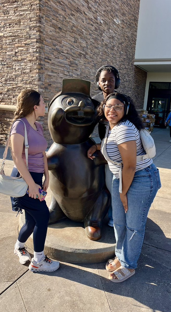 HartlineLindsey's tweet image. We had a fantastic trip today with AVID seniors touring Galveston College! ☀️ It was a gorgeous day to learn about all the degrees offered and visit the beach! 🏝️ @HumbleISD_SCHS @HumbleISD_AVID
