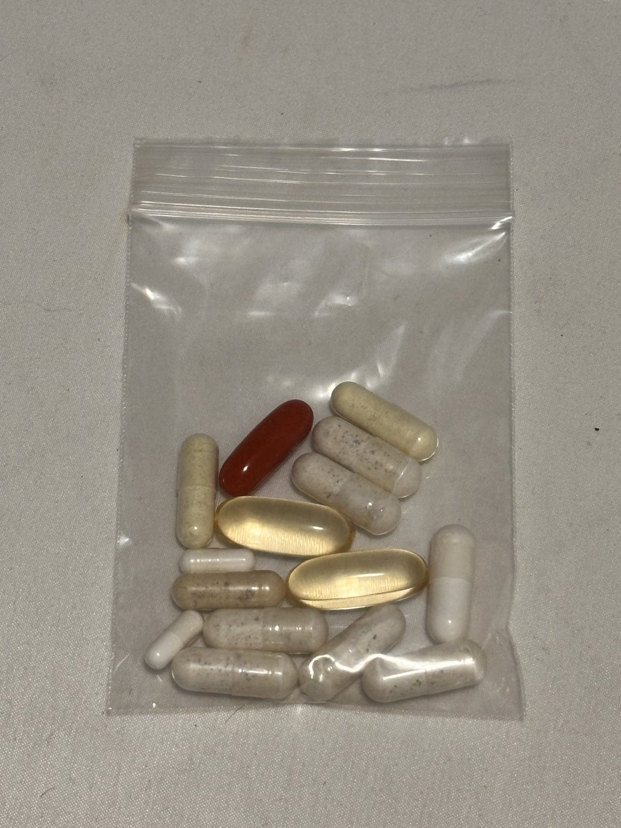 AROKNATION's tweet image. My daily stack. @thornehealth Thanks for the optimal health and fitness gains!