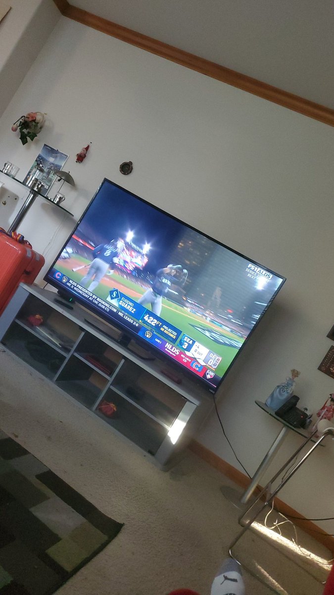 PatrickfengheHe's tweet photo. @Mariners HR, Seattle! 3 runs so far, 5 innings to go. I have all options to keep watching this delayed #SEAvsDET MLB and FSN2. https://t.co/BW9McETcAQ